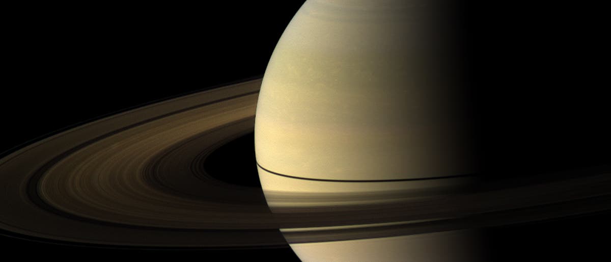 Saturn in Kantenstellung