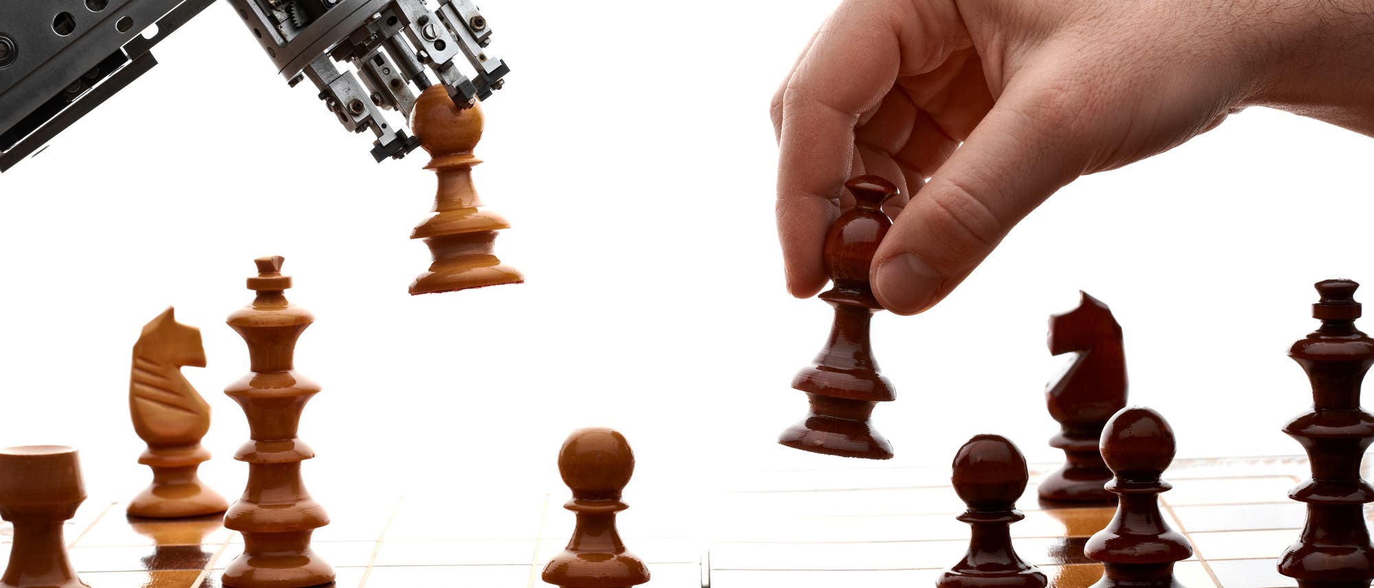 Schachpartie Roboter gegen Mensch