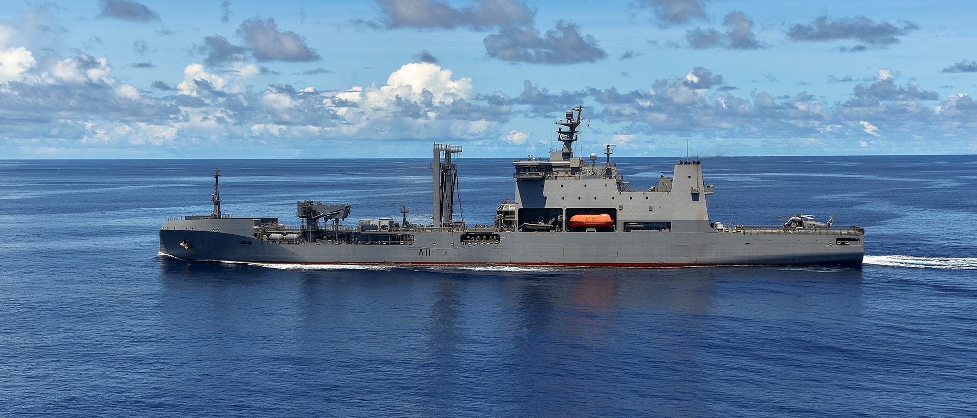 Das neuseeländische Marineschiff HMNZS Aotearoa
