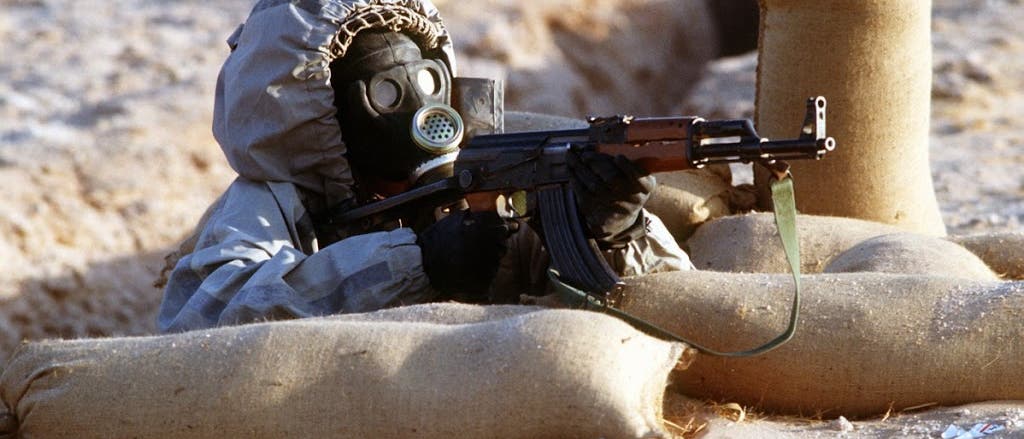 Syrischer Soldat mit ABC-Maske