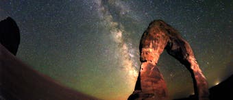 Der »Delicate Arch« vor dem Hintergrund der Milchstraße