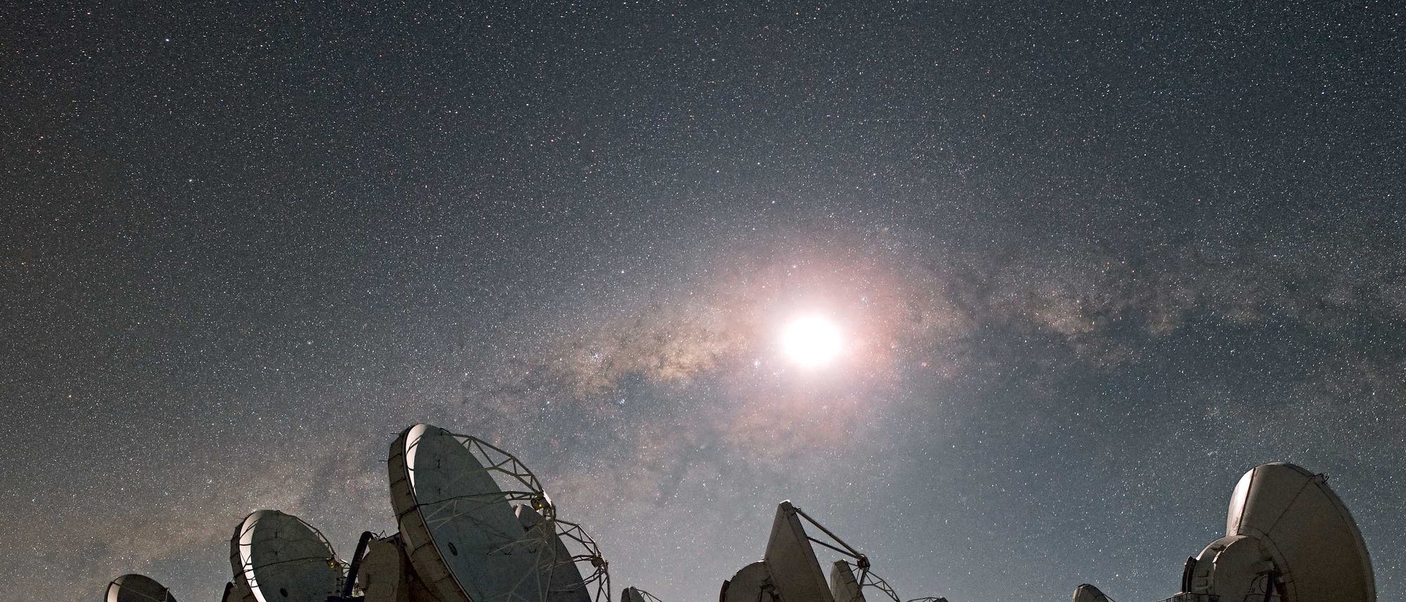 Das ALMA-Observatorium in der chilenischen Atacamawüste