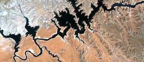 Lake Powell in der Wüste