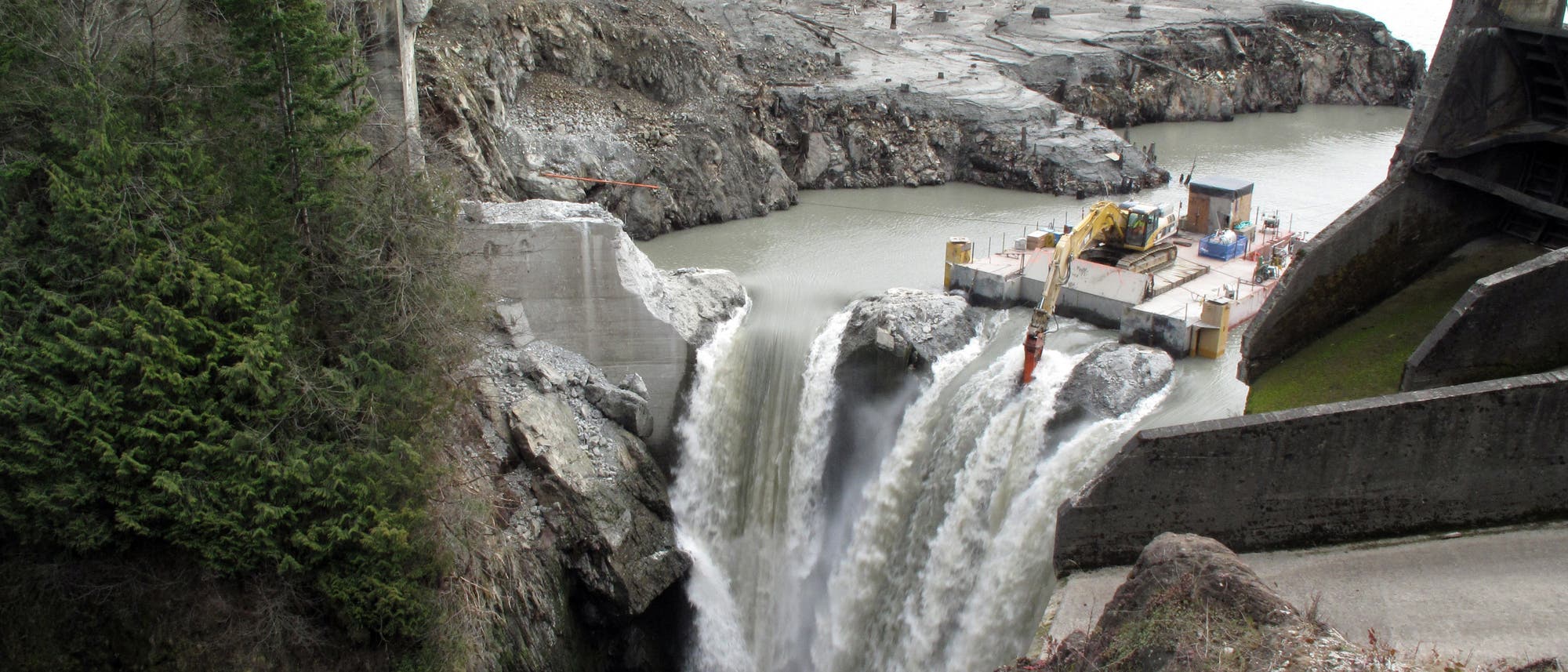 Schritt für Schritt wurde auch der Glines Canyon Dam zurückgebaut