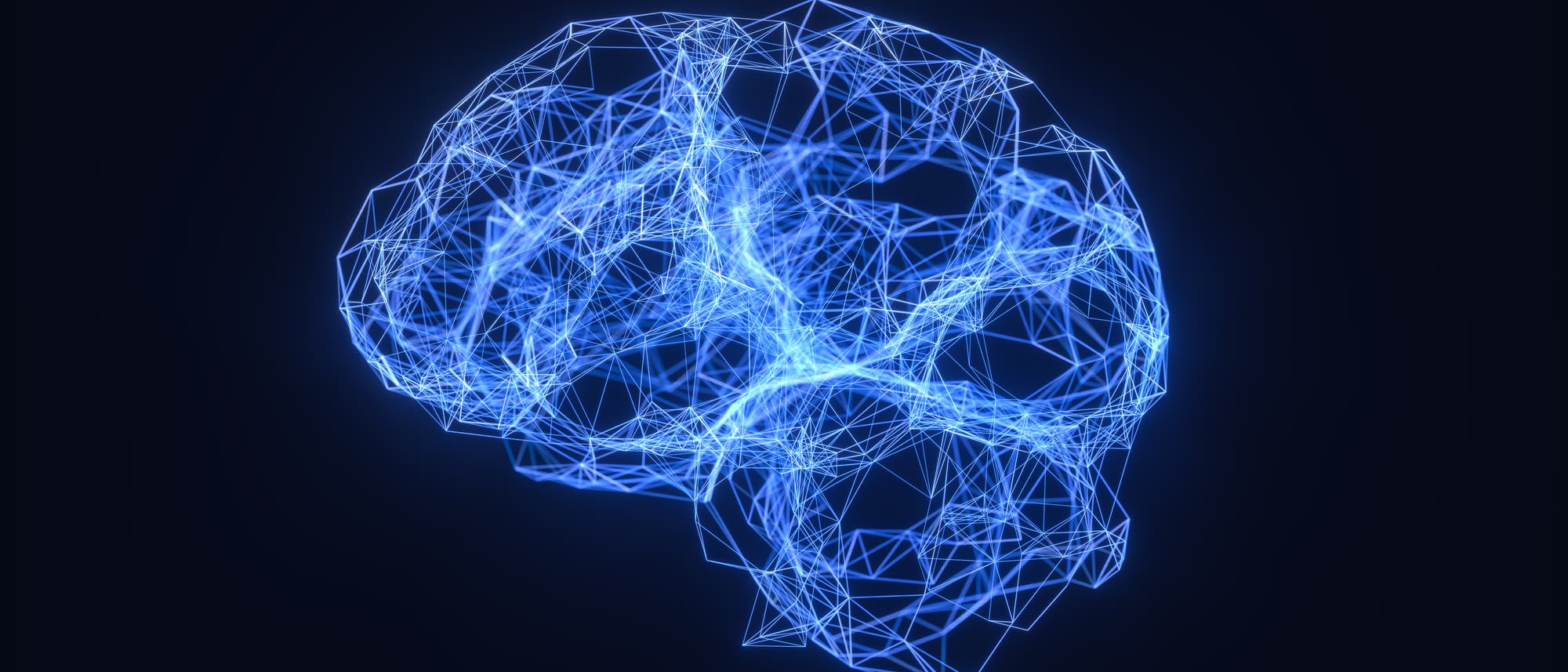 Blaues Gehirn aus weißen geometrischen Linien vor schwarzem Hintergrund