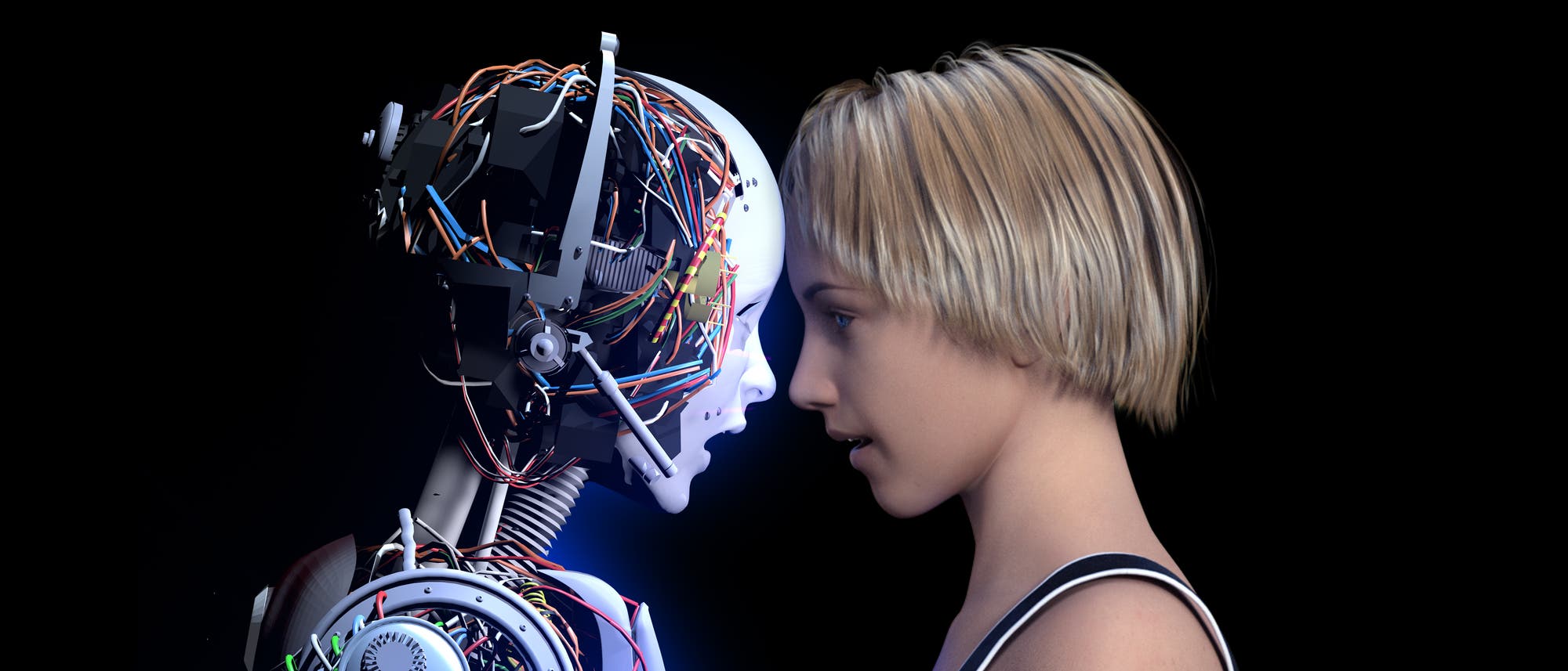 Ein Roboter und ein Mensch stehen sich gegenüber.