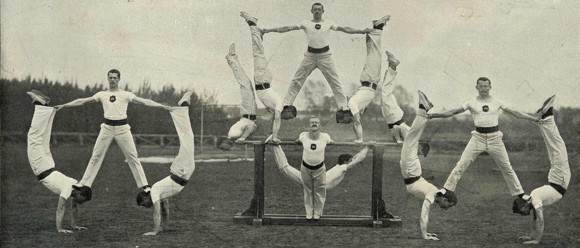 Ein Gymnastikteam der britischen Armee im 19. Jahrhundert