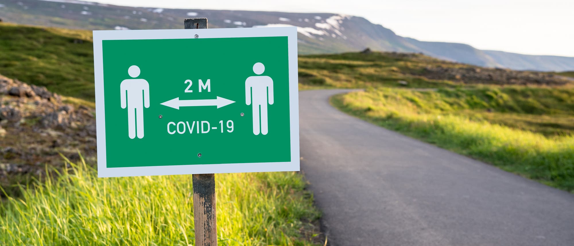 Die isländische Regierung war gut auf Covid-19 vorbereitet und verabschiedete Anfang Januar, zwei Monate vor der Ankunft des Virus, einen nationalen Bereitschaftsplan für eine Pandemie.