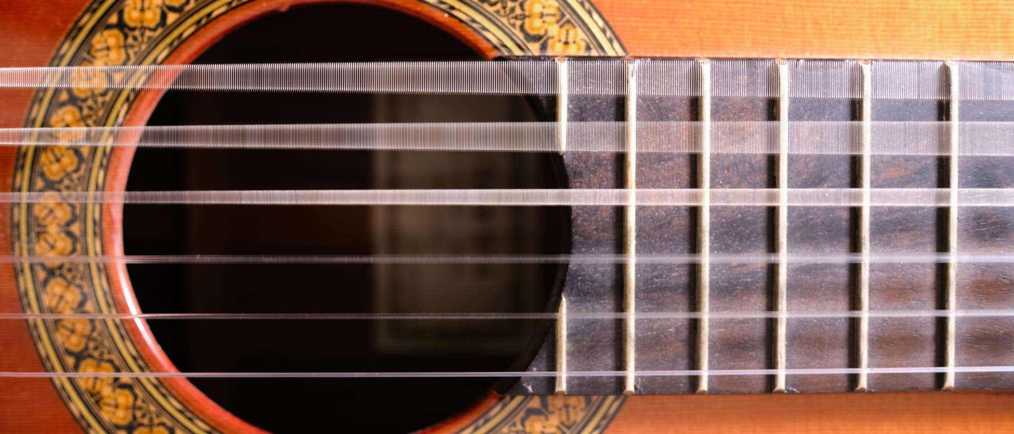 schwingende Gitarrensaiten