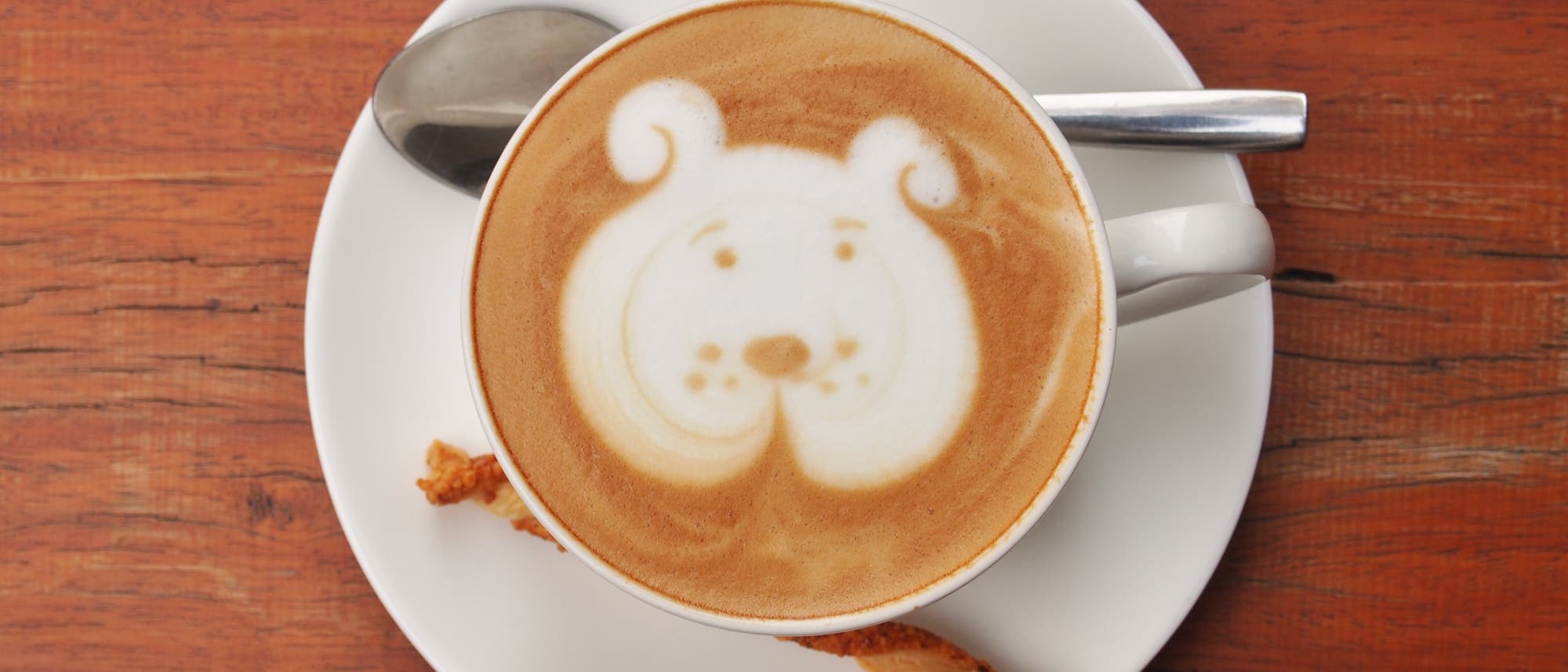 Hund im Kaffee