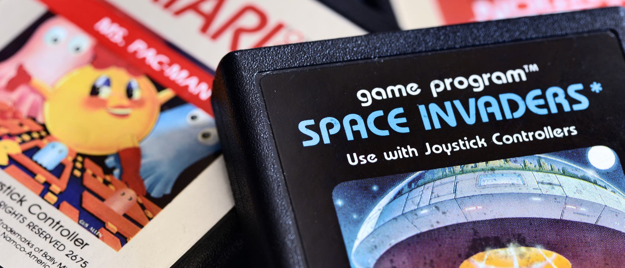Atari-Spiele, darunter das legendäre »Space Invaders« 