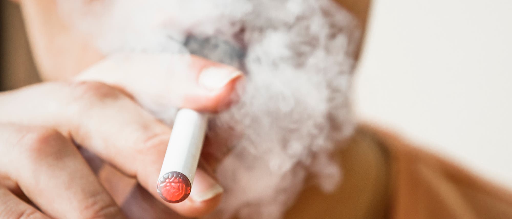 Erleichtern E-Zigaretten den Einstieg in die Nikotinsucht?