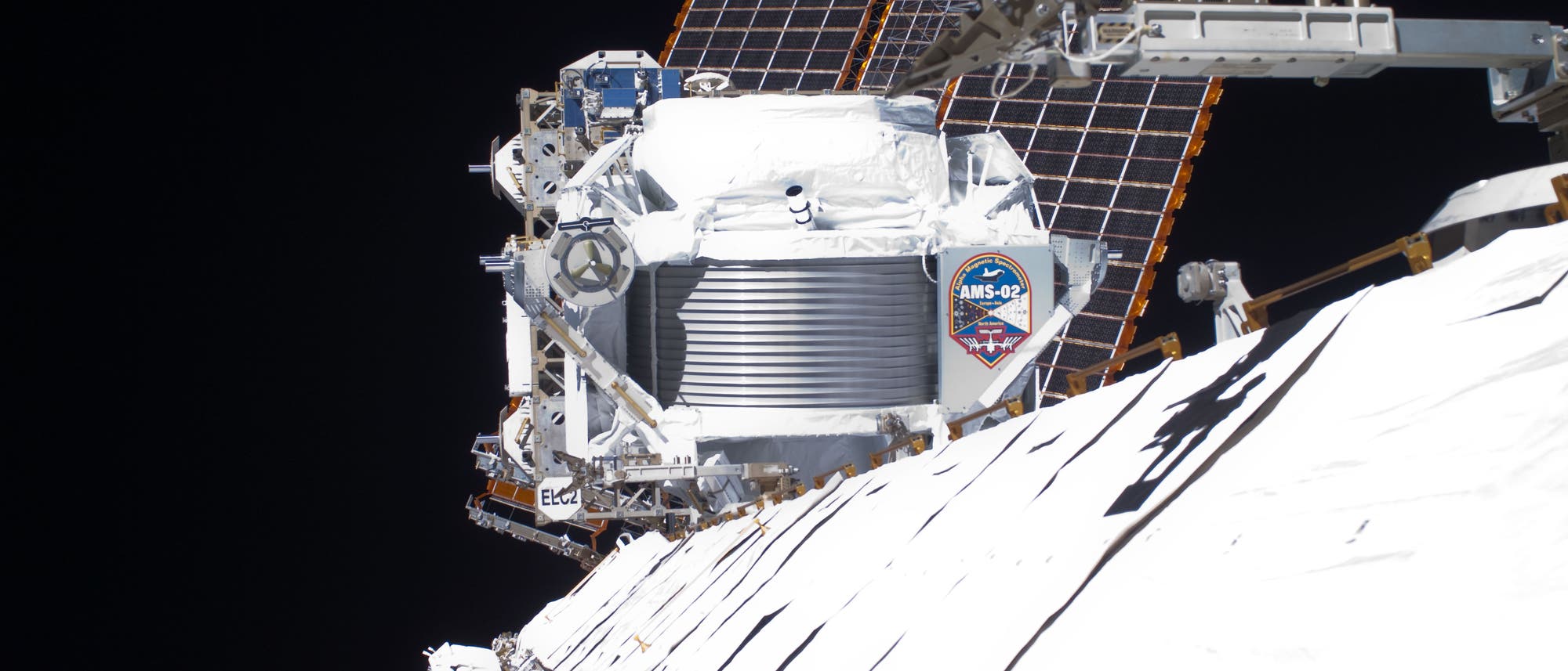 Alpha Magnetic Spectrometer auf der ISS für die Suche nach Antimaterie