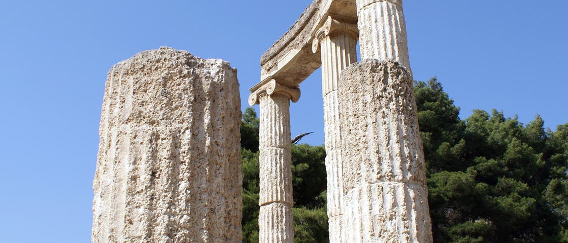 Griechische Säulenreste in Olympia