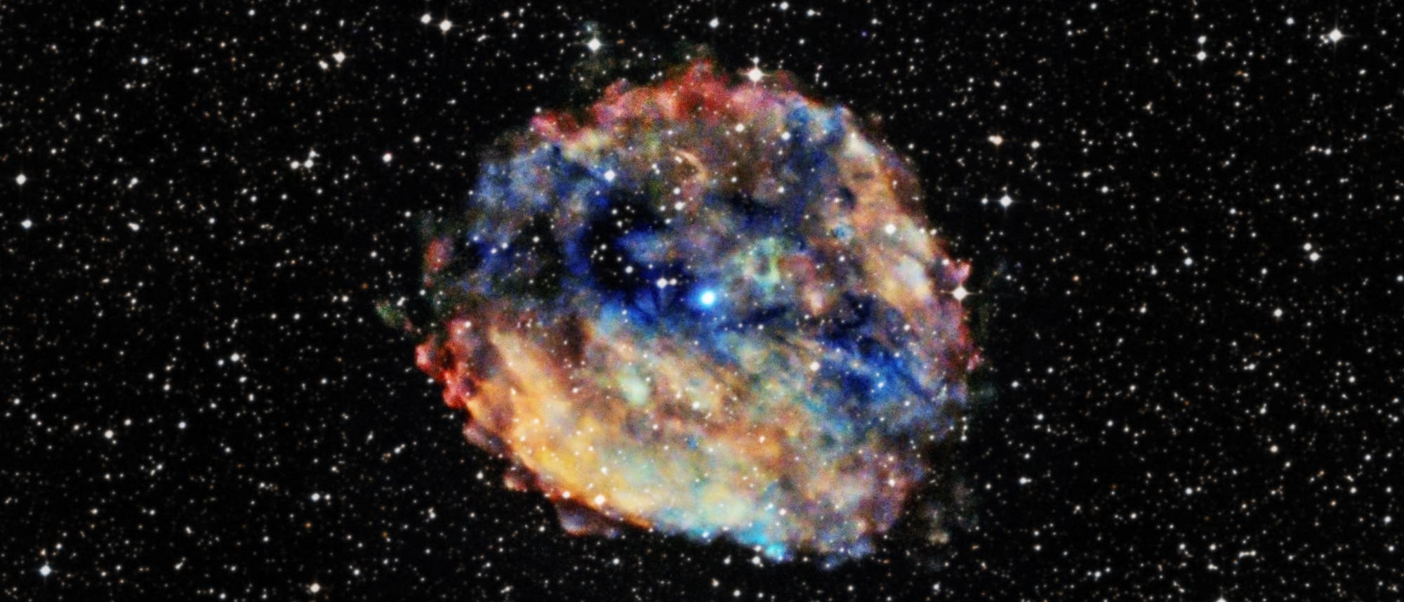 Der Supernova-Rest RCW 103 beinhaltet einen langsamen Pulsar
