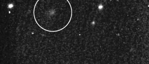 Die ersten Bilder des Kometen Tempel-1 von Stardust-NExT