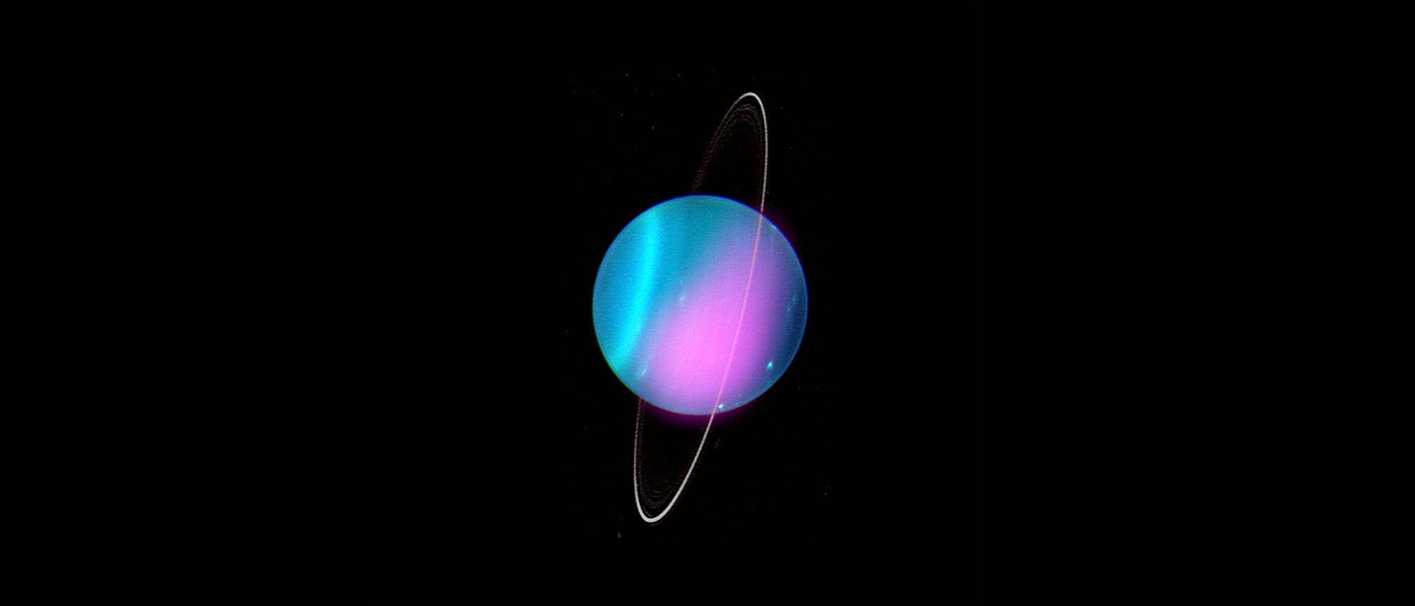 Der Planet Uranus liegt auf der Seite.