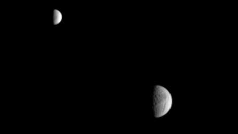 Tethys und Enceladus