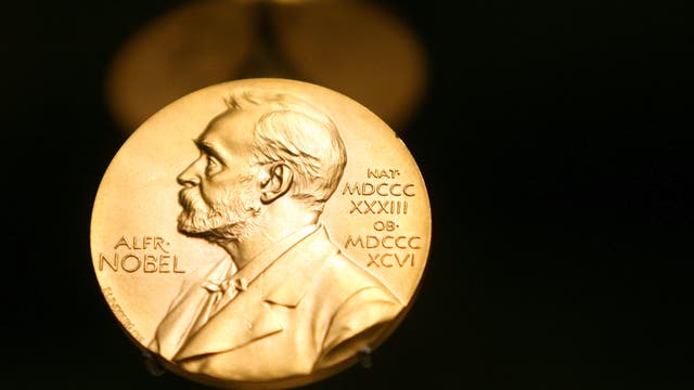Eine Medaille zeigt das Konterfei von Nobelpreis-Stifter Alfred Nobel.
