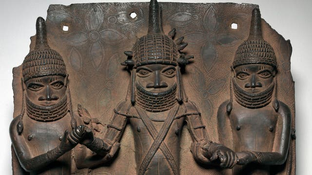 Bronzeplatte aus der Anfangszeit des Königreichs Benin
