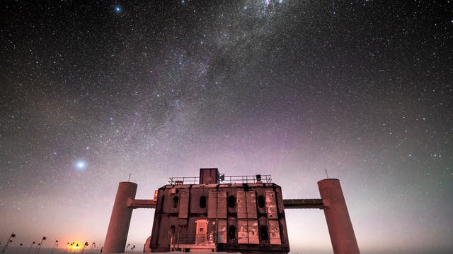 Das Neutrino-Observatorium IceCube in der Antarktis