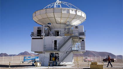  Das APEX-12-Meter-Teleskop für Submillimeter-Astronomie liefert erste Ergebnisse
