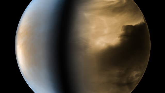 Venus im Ultravioletten und Infraroten (Aufnahme der japanischen Raumsonde Akatsuki)