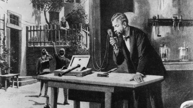 Der Erfinder Philipp Reis steht in der Scheune hinter seinem Haus und testet sein »Telephon«. Zeichnung von 1925.