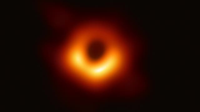 Wie werden Schwarze Löcher sichtbar?