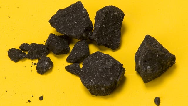 Bruchstücke des Meteoriten Sutter's Mill