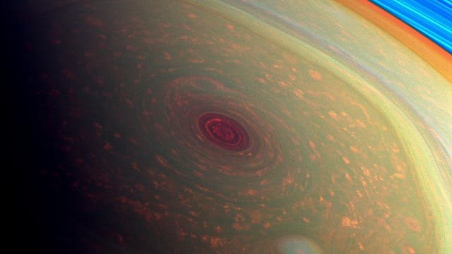 Falschfarbenbild der Nordpolarregion des Saturn