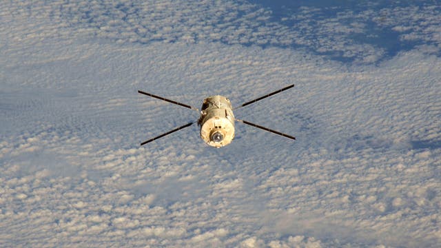 Ein ATV beim Ablegen von der Internationalen Raumstation ISS