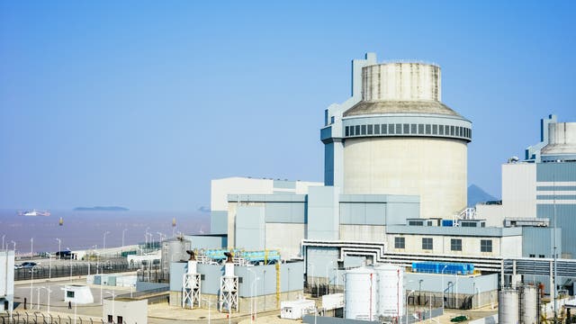 In China gibt es mehr als 50 konventionelle Kernkraftwerke wie dieses in Sanmen County, Zhejiang (Archivbild). Aber der experimentelle Thoriumreaktor in Wuwei wird ein Novum sein.
