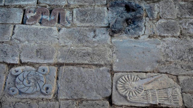 Aztekische Reliefs mit Mythenbildern entdeckt