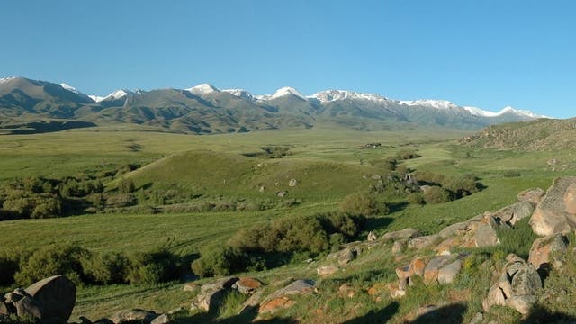 Die Hügellandschaft Kasachstans
