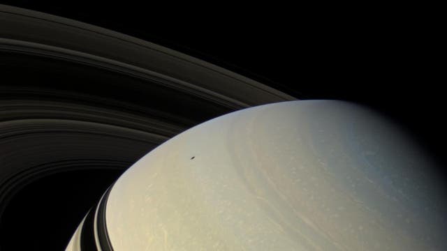 Schattenspiele bei Saturn