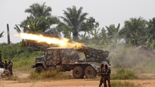 Kongolesische Armee beschiesst ADF-Rebellen in Uganda.