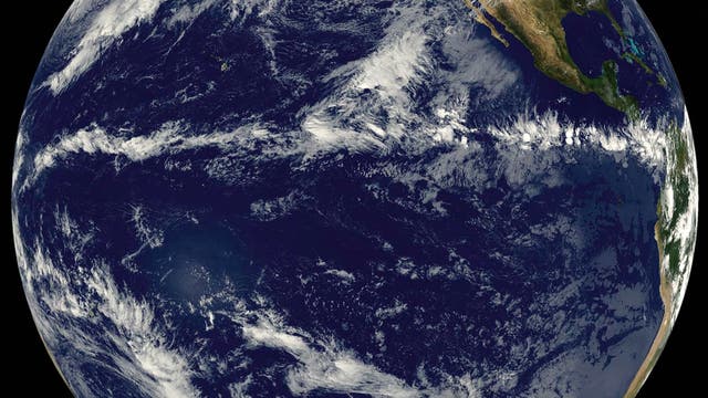 Pazifik mit tropischem Regenband am Äquator