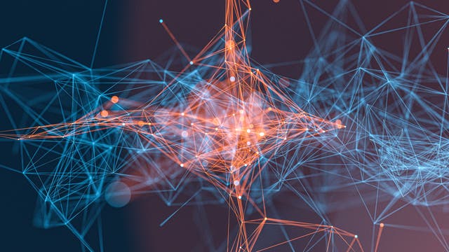 Ein abstraktes digitales Kunstwerk zeigt ein Netzwerk aus miteinander verbundenen Linien und Punkten. Die Linien sind in Blau- und Orangetönen gehalten und bilden ein komplexes geometrisches Muster, das an neuronale Netzwerke oder Datenverbindungen erinnert. Der Hintergrund ist dunkel, was die leuchtenden Farben der Linien und Punkte hervorhebt und dem Bild eine futuristische und dynamische Atmosphäre verleiht.