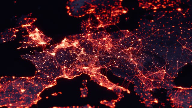 Visualisierung von Städten in Europa: schwarze Landkarte mit leuchtenden Punkten und Verbindungen