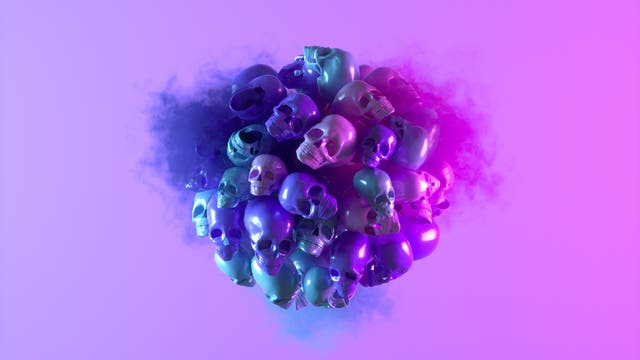 Eine dicht gepackte, kugelförmige Anordnung von Totenköpfen in verschiedenen Farben, hauptsächlich in Lila- und Blautönen, schwebt vor einem Hintergrund mit einem Farbverlauf von Rosa zu Lila.
