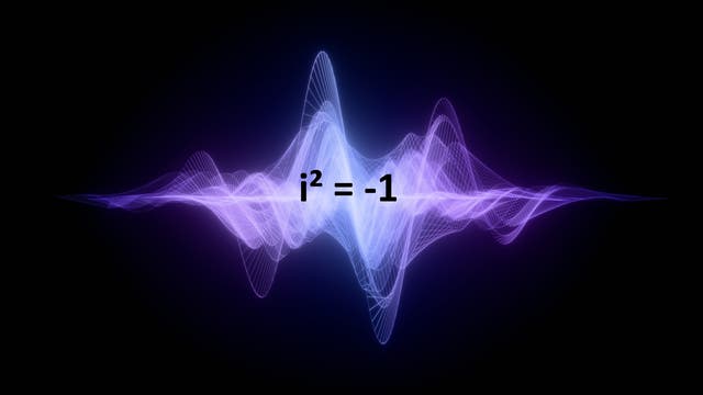 Eine abstrakte Darstellung mit einer wellenförmigen, lila und blauen Struktur auf schwarzem Hintergrund. Im Zentrum steht die mathematische Formel \(i^2 = -1\), die die Definition der imaginären Einheit \(i\) beschreibt. Die Wellenform symbolisiert möglicherweise die Verbindung zwischen Mathematik und visuellen Konzepten.