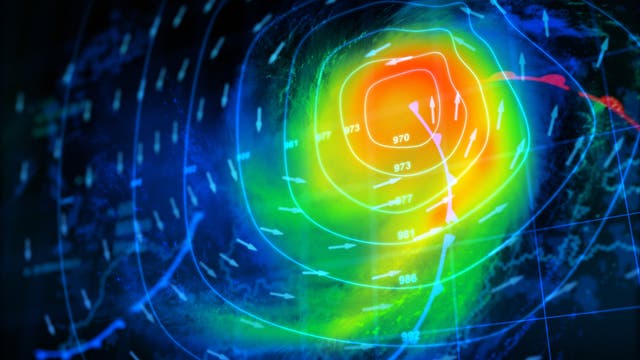 Eine Wetterkarte zeigt ein Tiefdruckgebiet mit konzentrischen Isobaren und Pfeilen, die die Windrichtung anzeigen.