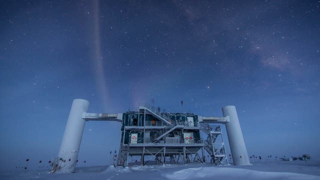 Das IceCube-Observatorium in der Antarktis