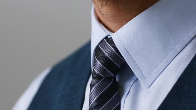 Krawatte am Hals