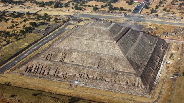 Opfergaben bezeugen Baubeginn der Sonnenpyramide in Teotihuacan