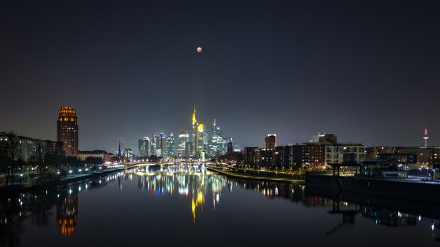 Roter Mond, Mondfinsternis