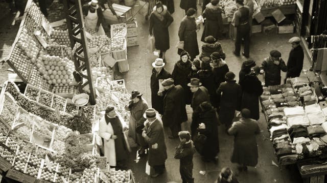 Gemüse- und Obstmarkt in New York in den 1930er Jahren.
