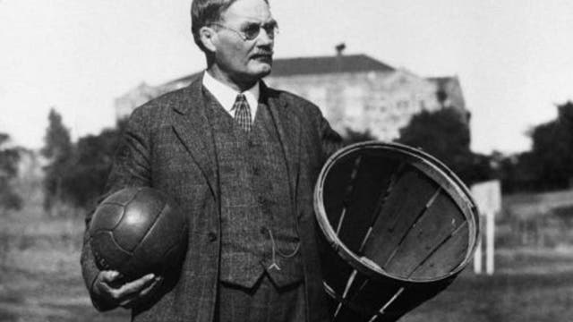 James Naismith (1861–1939) erfand 1891 Basketball.
