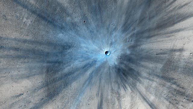 Ein neuer Einschlagkrater auf dem Mars